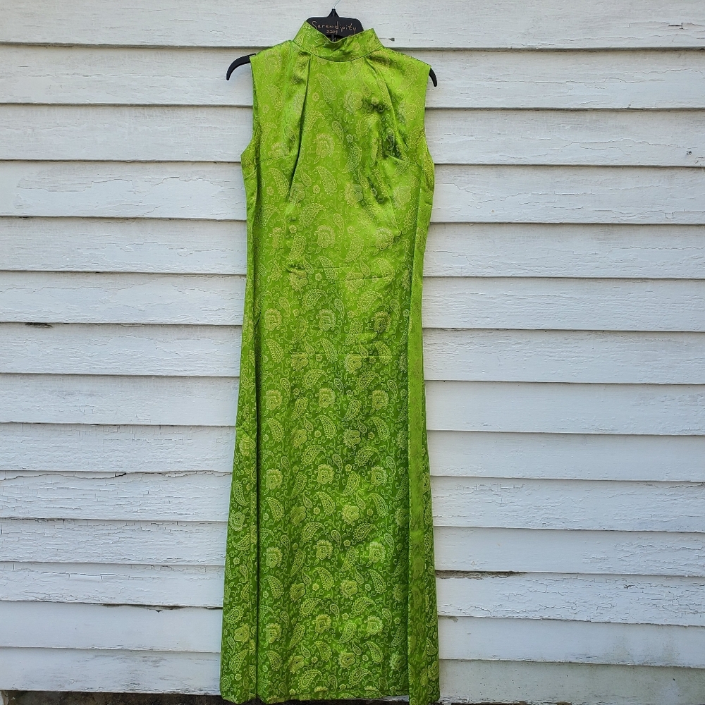 VTG Green Gown